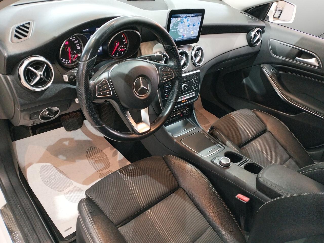 Mercedes-Benz GLA 200 d Premium 4matic auto