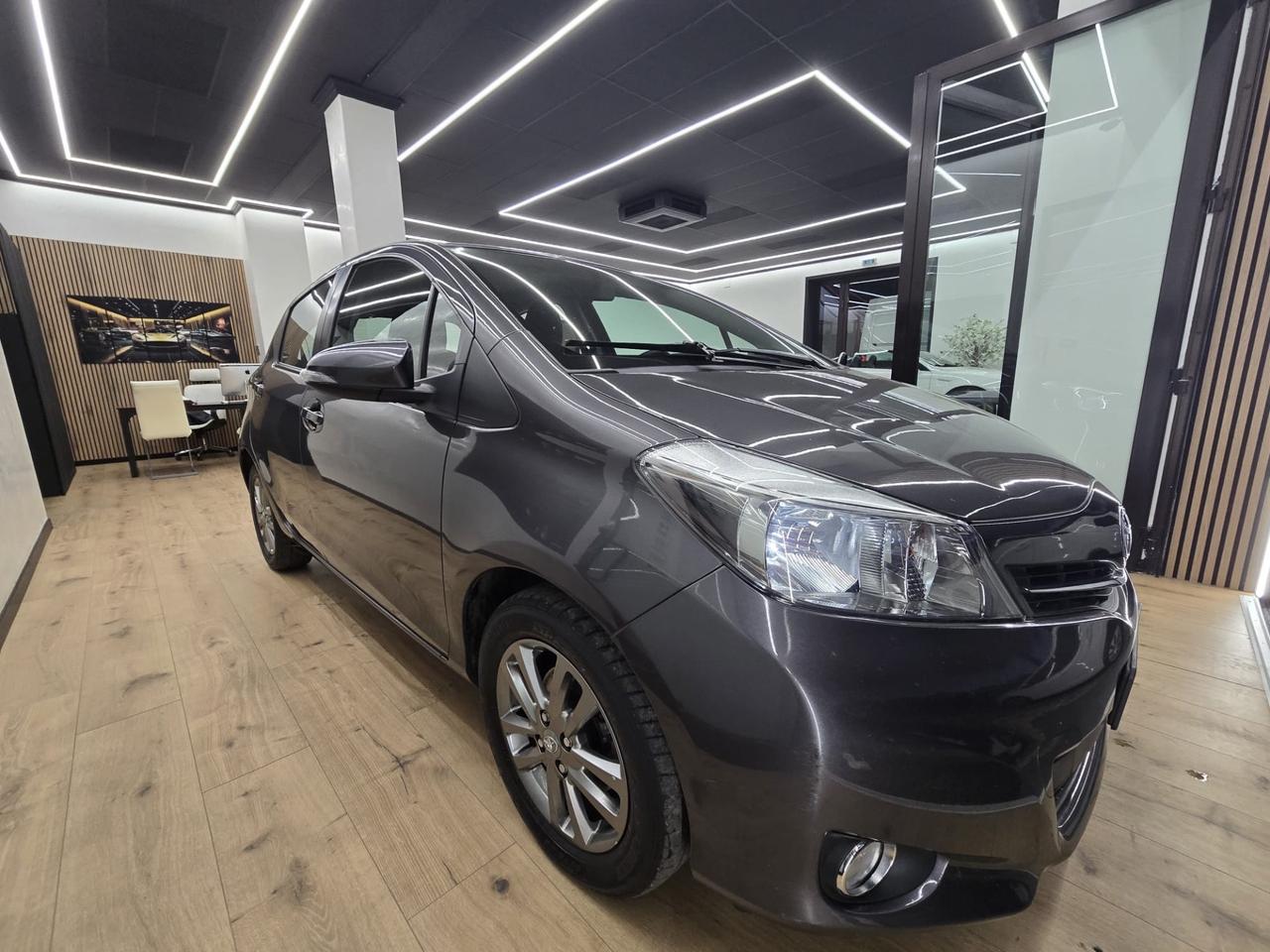 Toyota Yaris 1.0 5 porte Lounge
