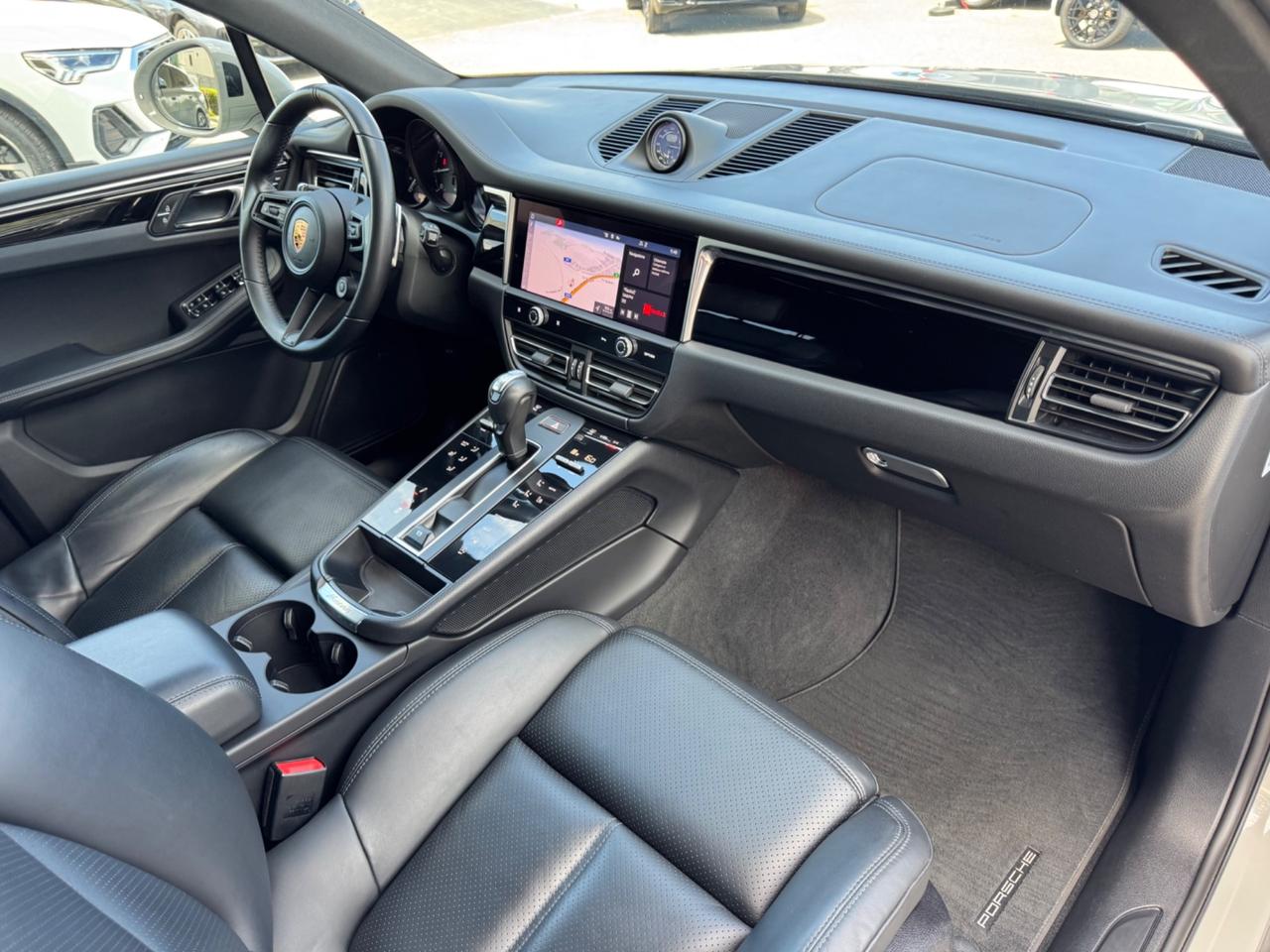 Porsche Macan 2.0 265cv colore gesso tetto uni pro
