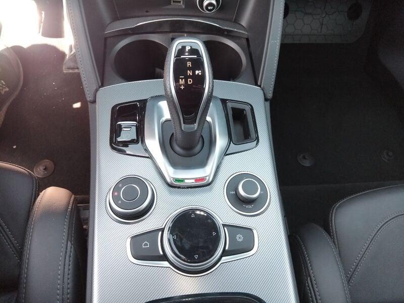 Alfa Romeo Stelvio 2023 2.2 t Veloce Q4 210cv auto