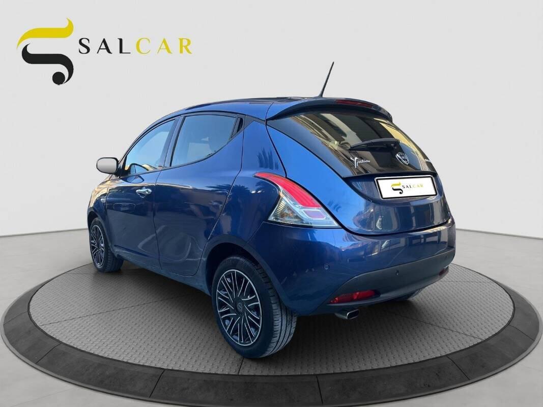 Lancia Ypsilon 1.0 70cv firefly hybrid Gold 2023