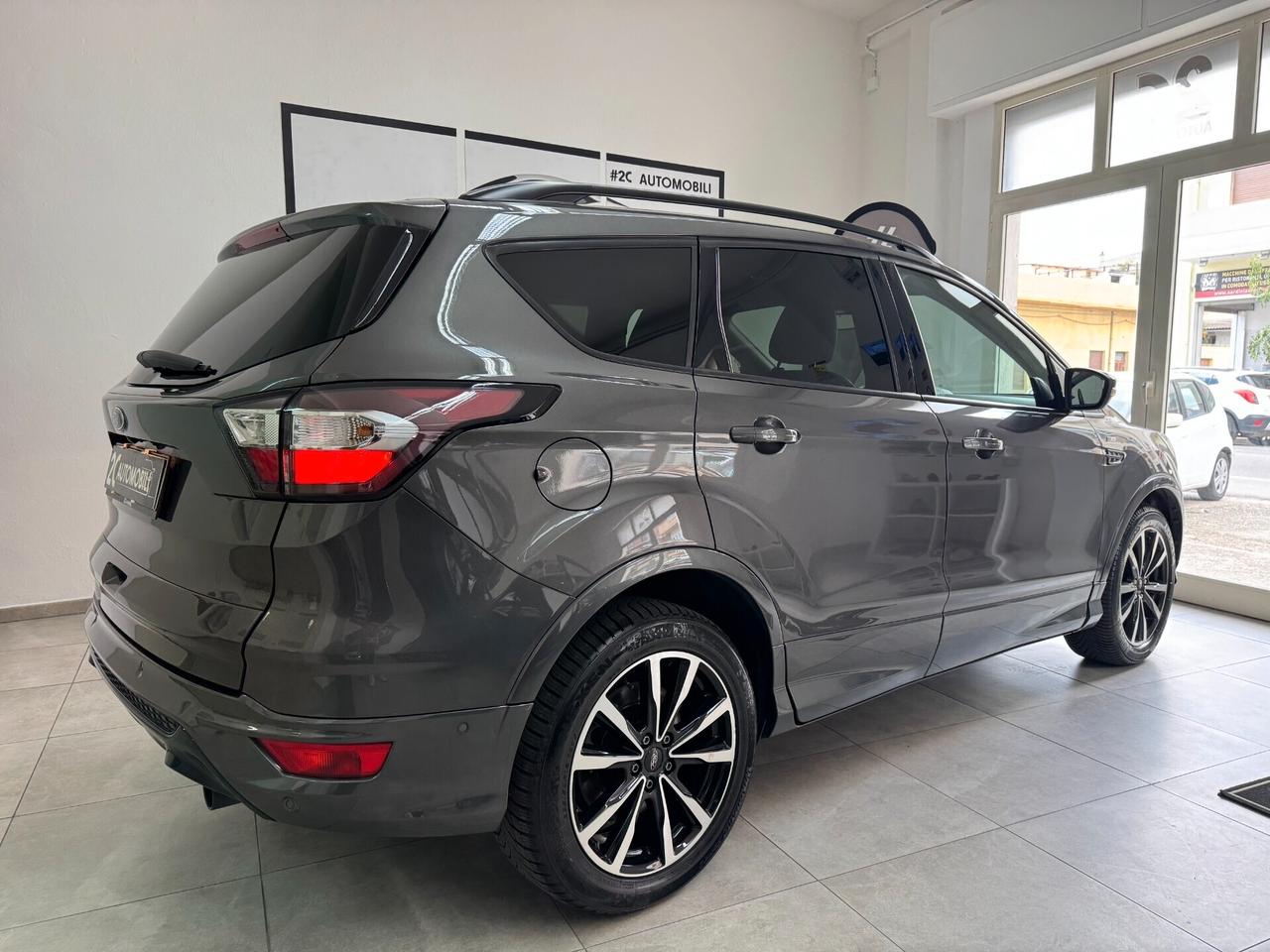 Ford Kuga ST-Line / 1.5 TDCI 120 CV 2WD / DIESEL