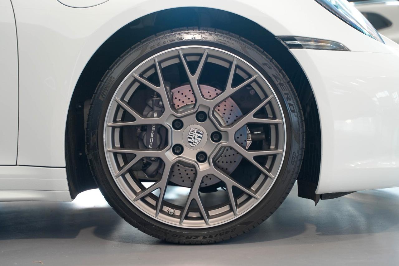 Porsche 911 992 Targa 4 BOSE/14-VIE/PELLECLUB
