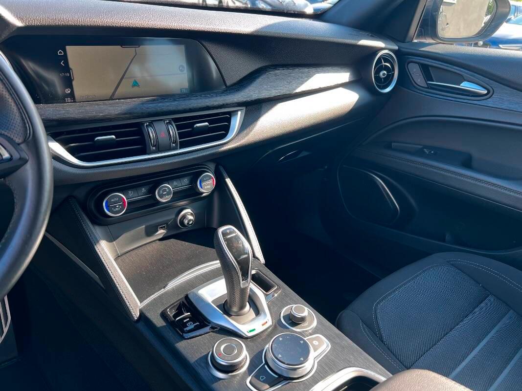 Alfa Romeo Stelvio 2.2 t Business rwd 160cv auto