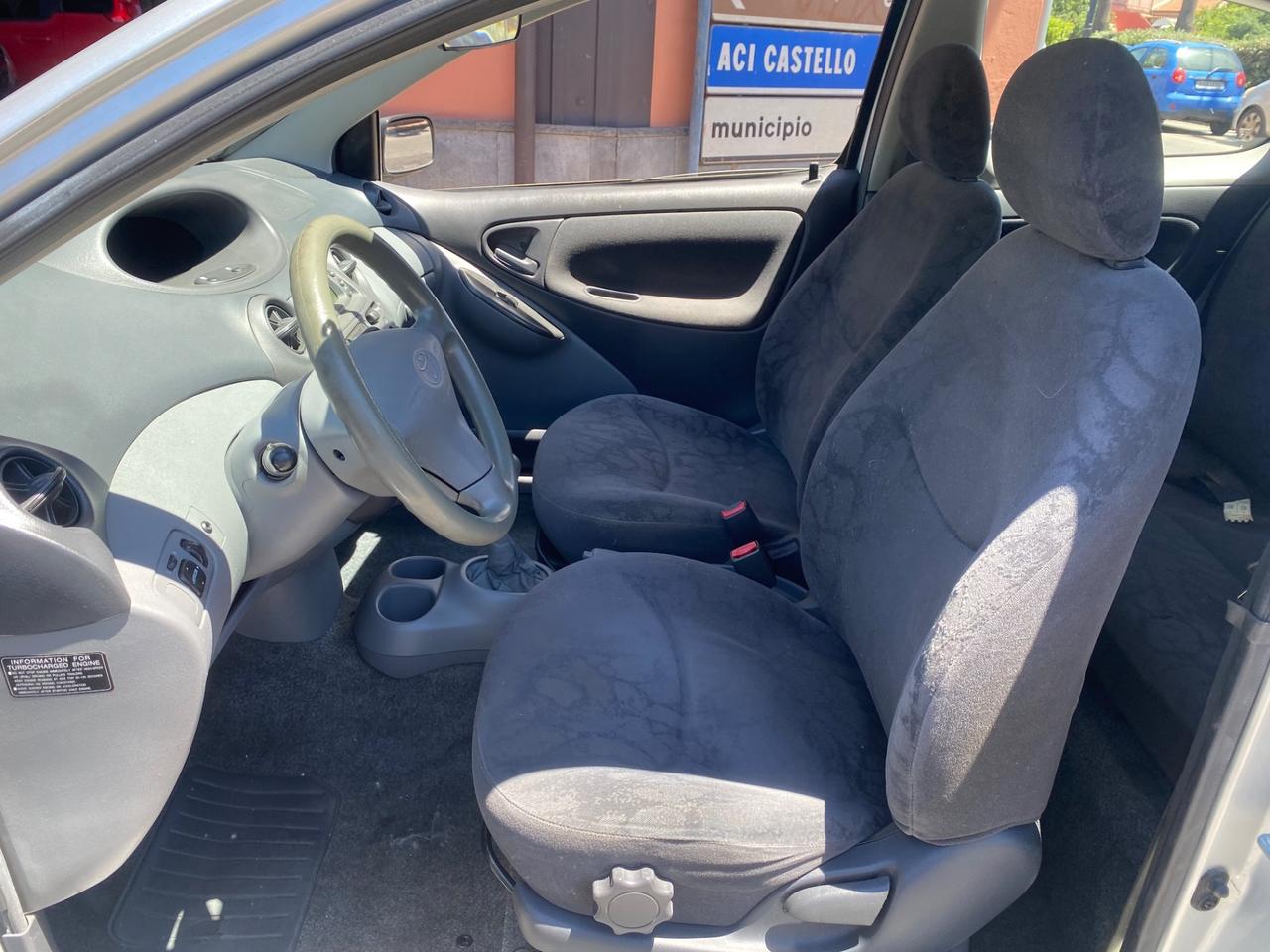 Toyota Yaris 1.4 tdi D-4D cat 3 porte Sol