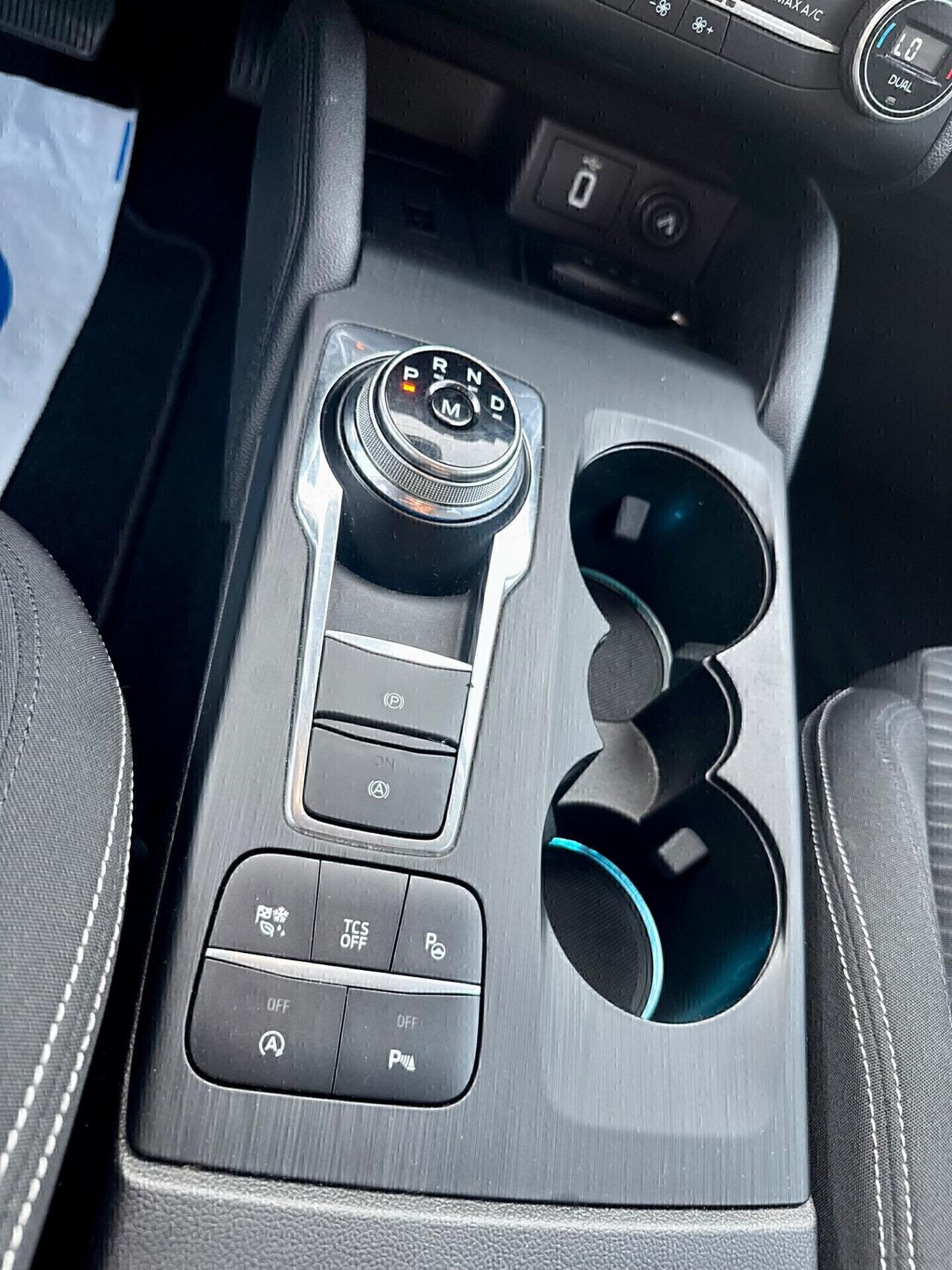 Ford Focus 1.5 TDCi 120 CV Titanium,LED diurni,Navi,Paddle,retrocamera,ecc.