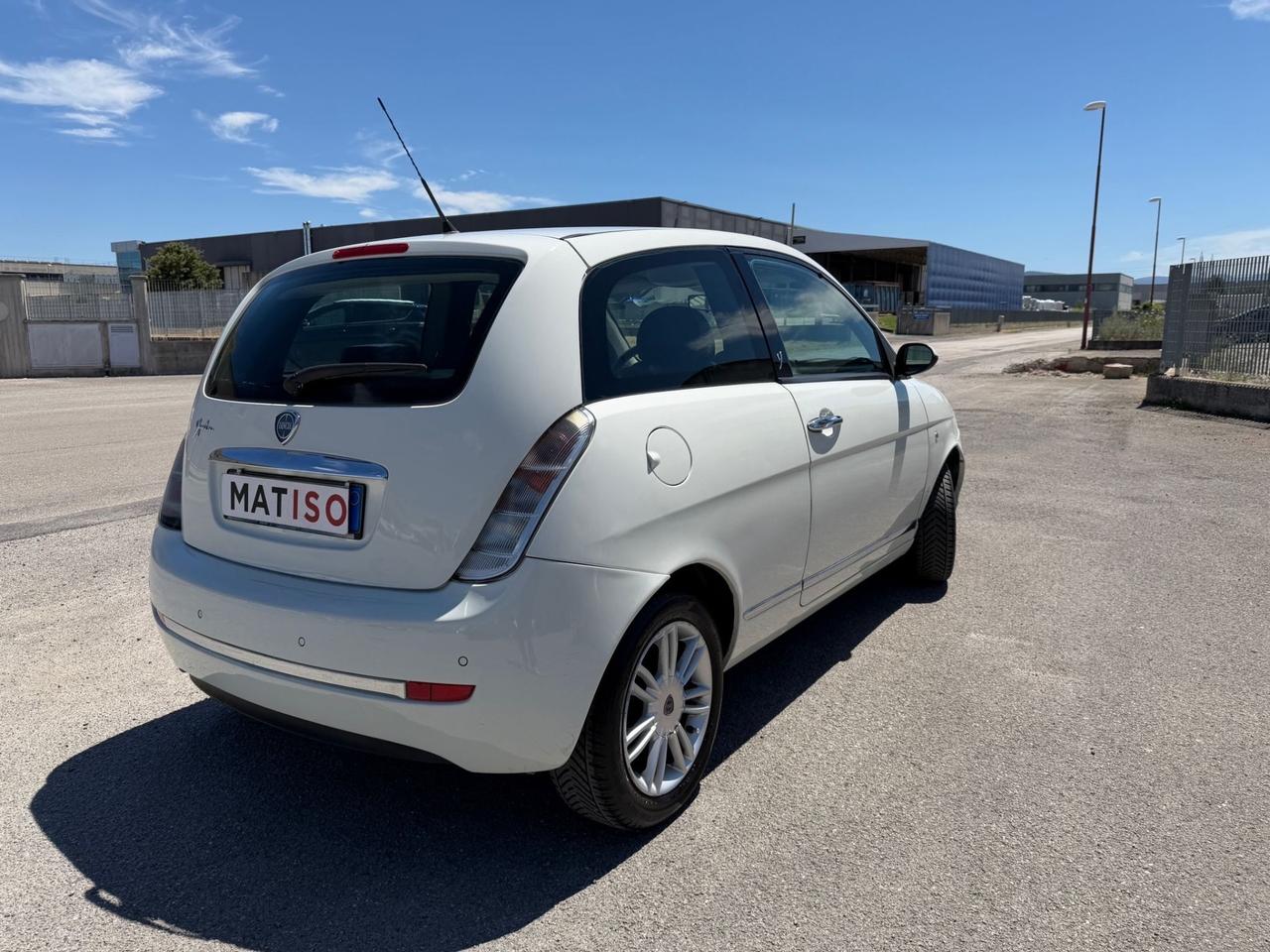 Lancia Ypsilon 1.2 Versus 150000 km