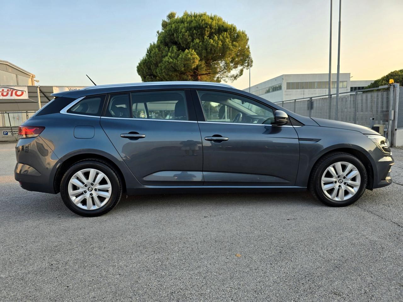 Renault Megane Sporter 1.5 blue dci Business 115cv edc