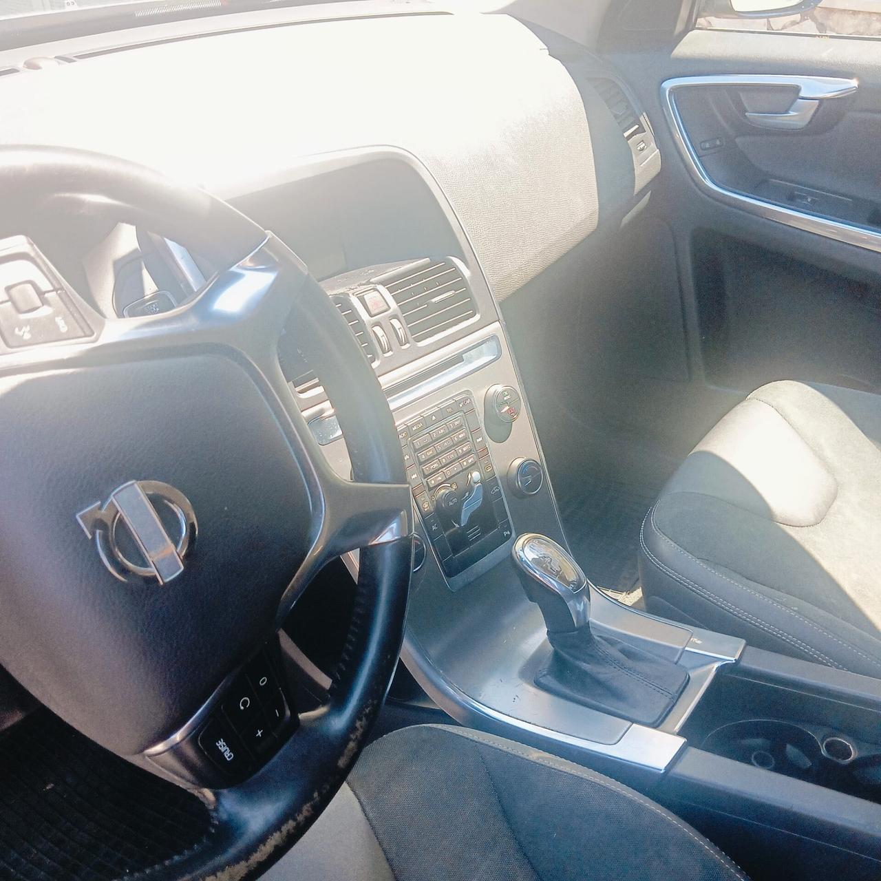 Volvo XC 60 XC60 D5 AWD Geartronic Kinetic