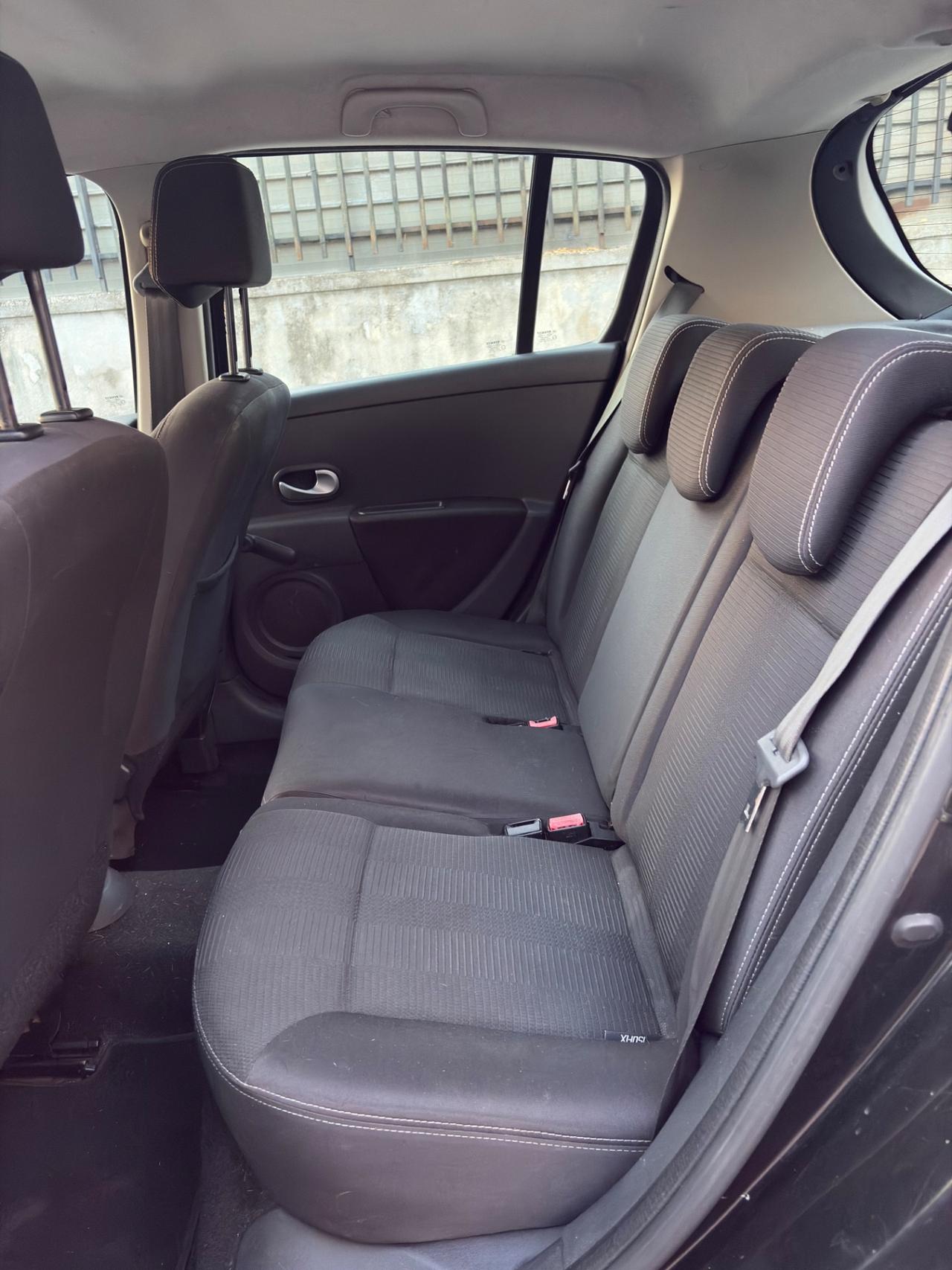 Renault Clio 1.2 benzina 75cv 5 porte
