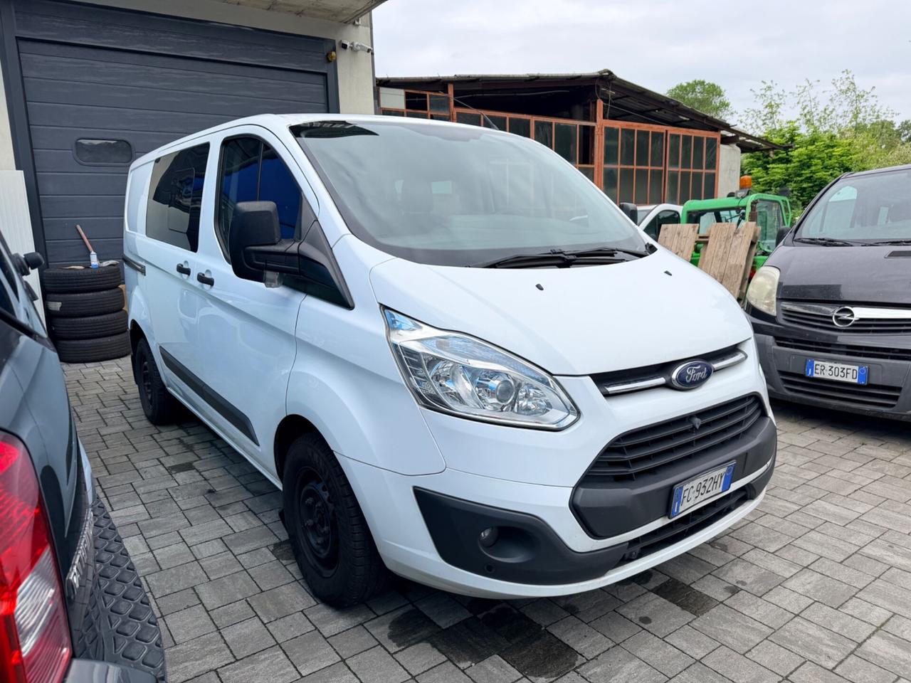 Ford CUSTOM 6 posti MOTORE ROTTO