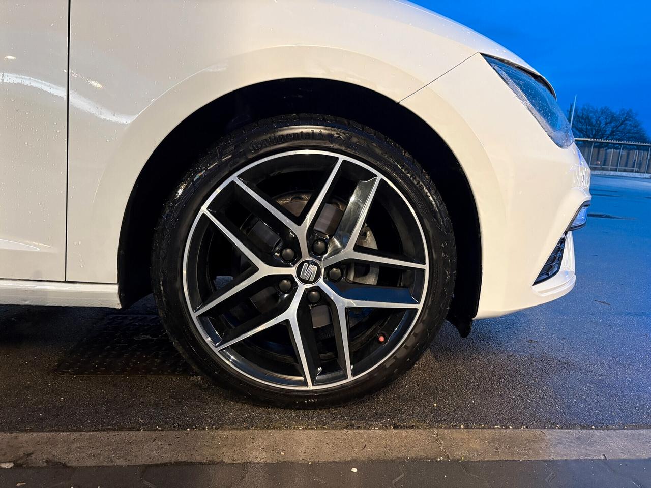 Seat Leon 1.5 TGI ALLESTIMENTO FR