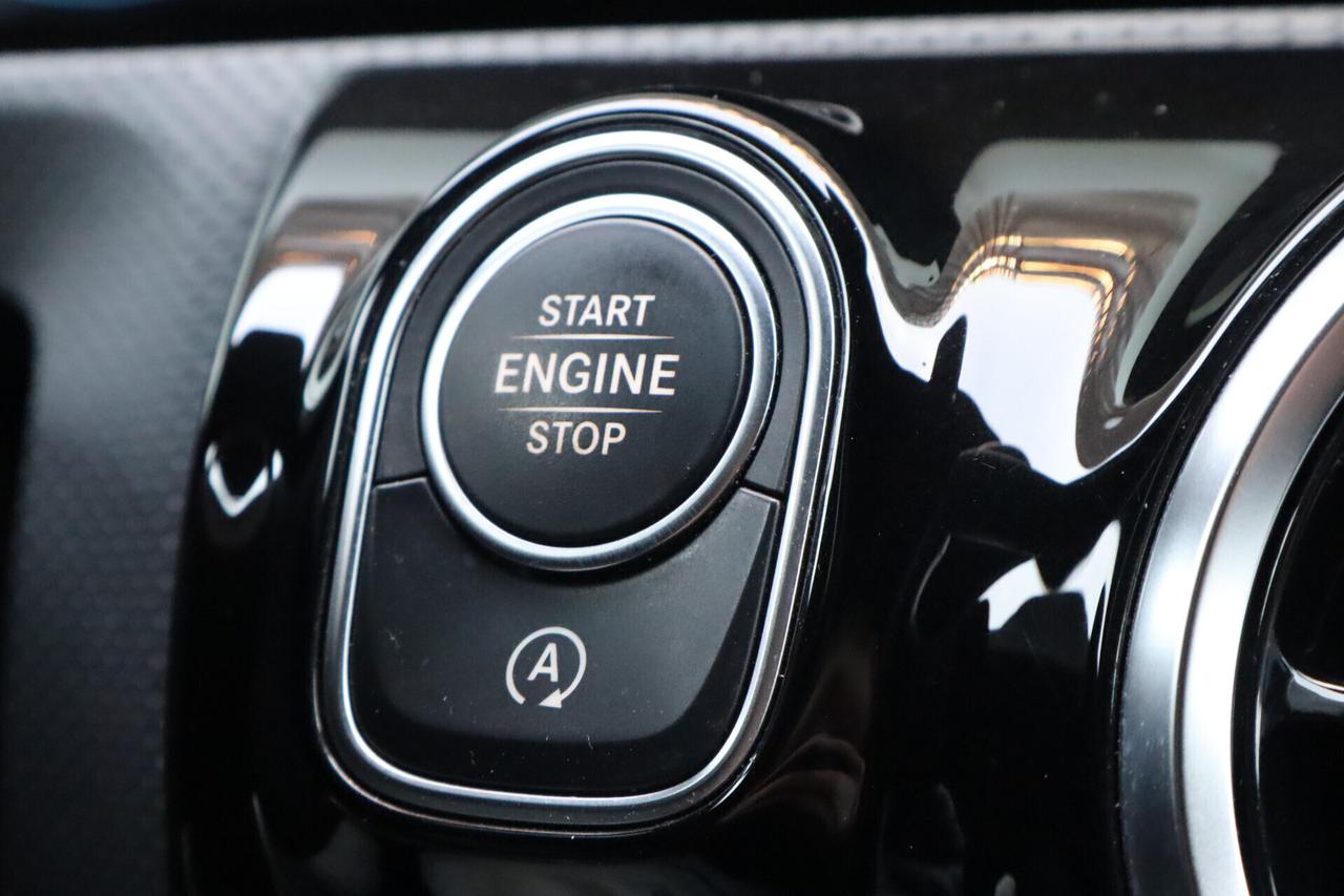 Mercedes-benz A 180 Mercedes A 180 d 2.0D SPORT AUTOMATIC LED DIGITAL DISPLAY MBUX CAMERA ANCHE GUIDABILE DA NEOPATENTAT
