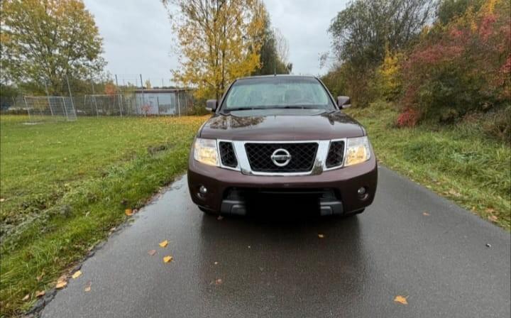 Nissan Navara 2.5 dCi 190CV 4 porte Double Cab LE 4x4