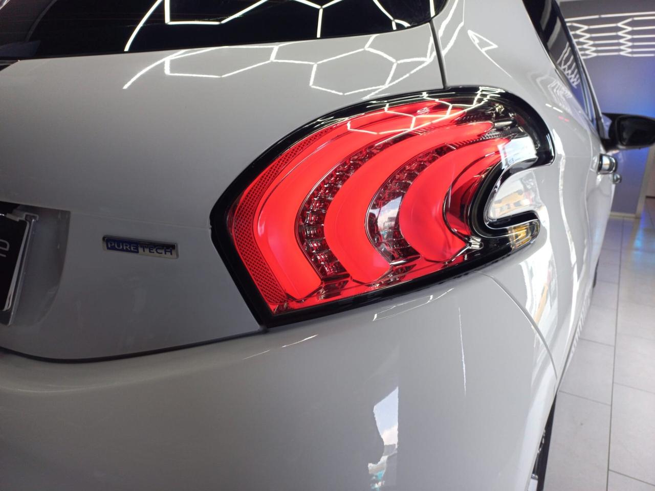 Peugeot 208 PureTech 82 5 porte Allure