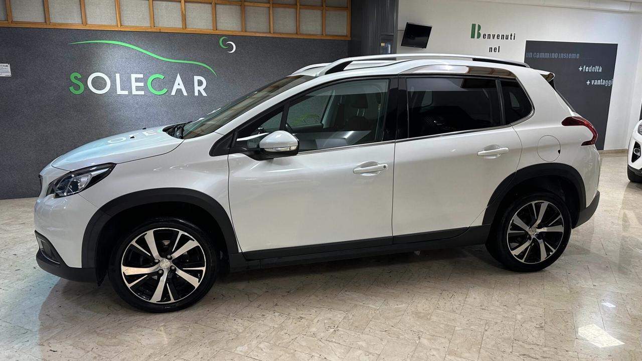 Peugeot 2008 BlueHDi 100 Allure Colore bianco perla