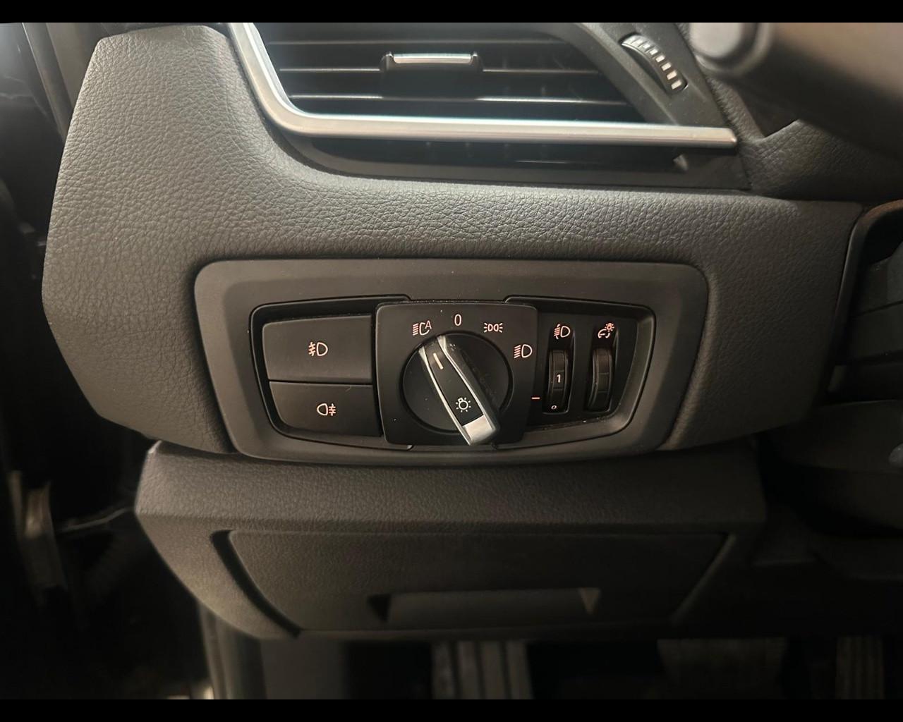 BMW Serie 2 A.T. (F45) - 218i Active Tourer Business