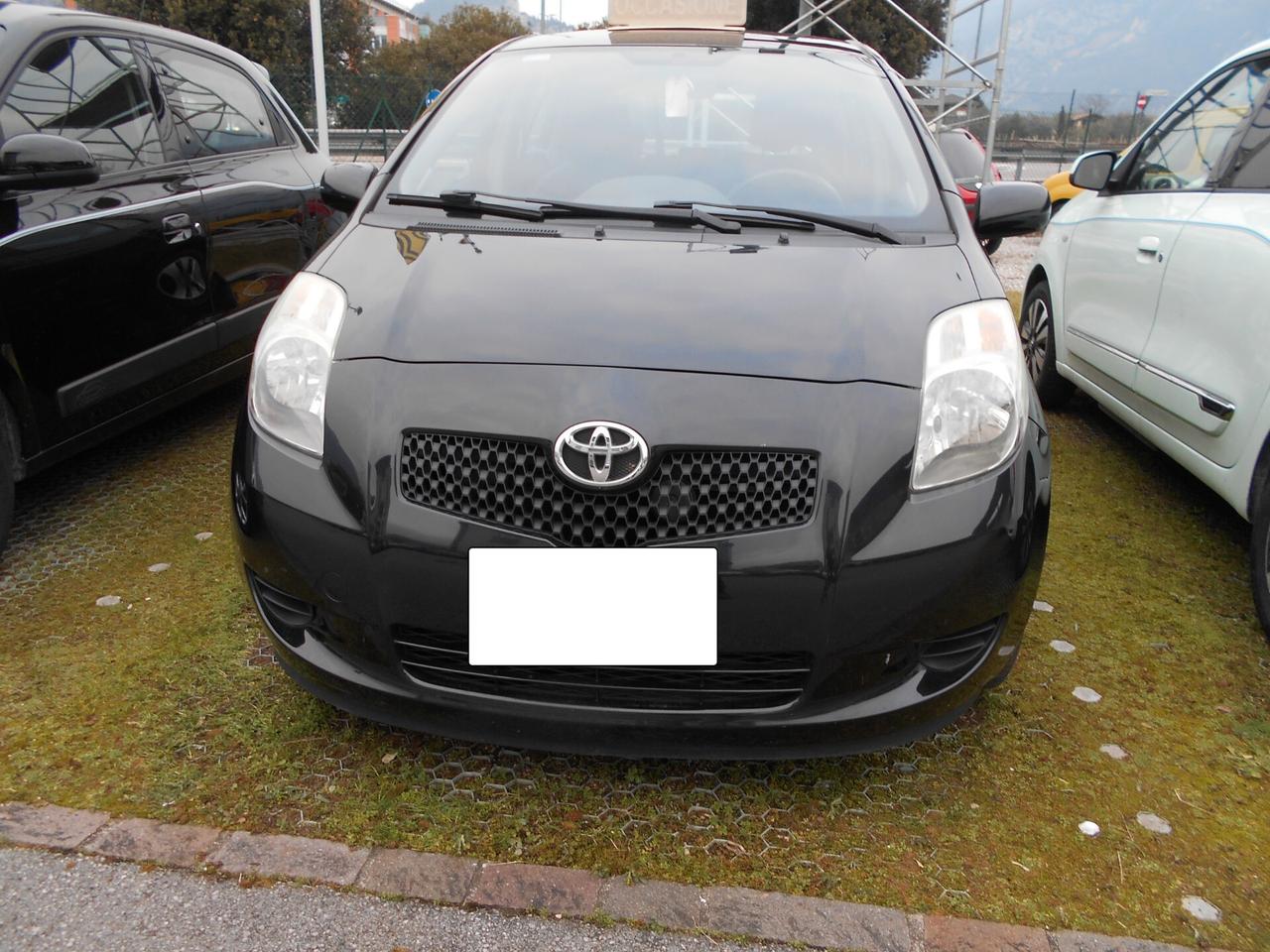 TOYOTA YARIS 1.3 5P