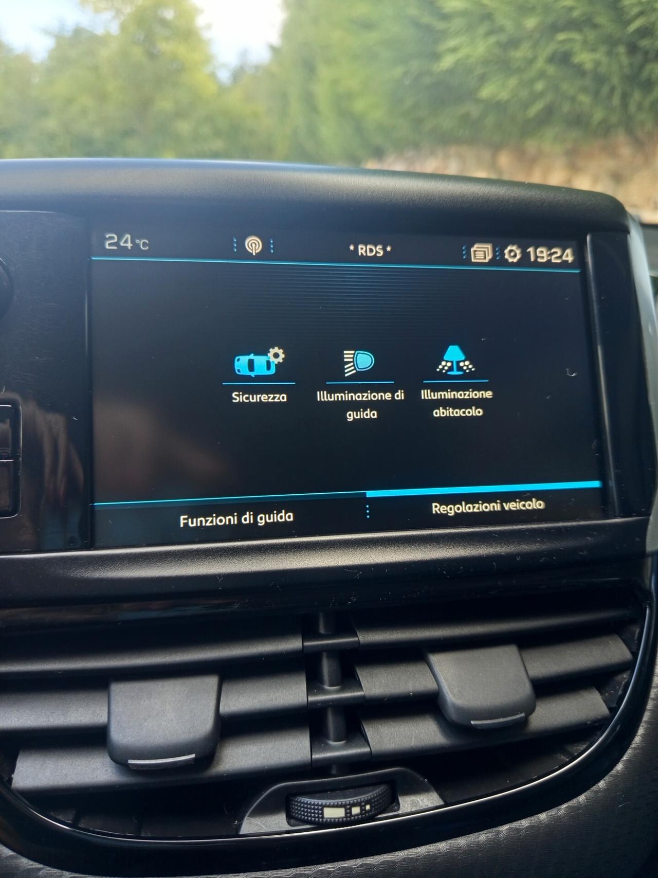 Peugeot 2008 BlueHDi 100 S&S Allure