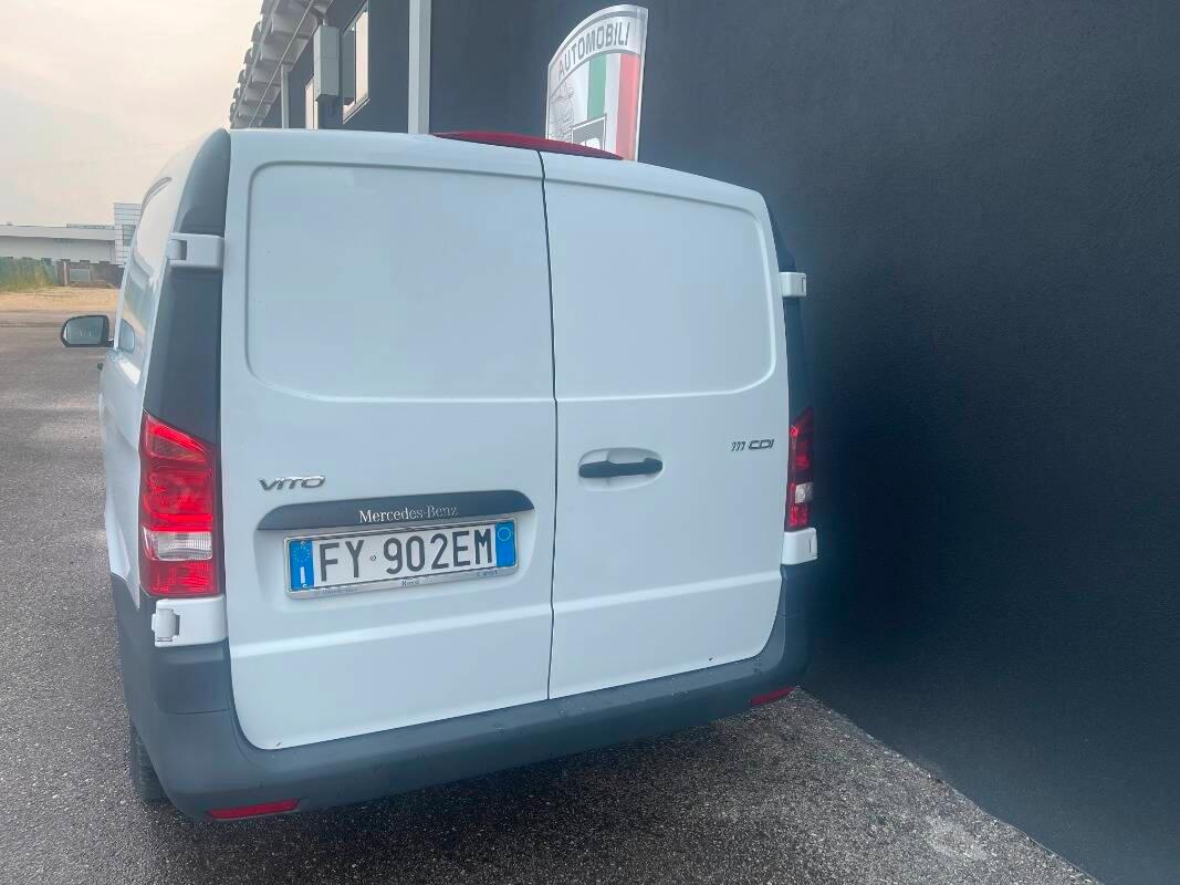 Mercedes Vito 111 cdi long E6 3 Posti Clima
