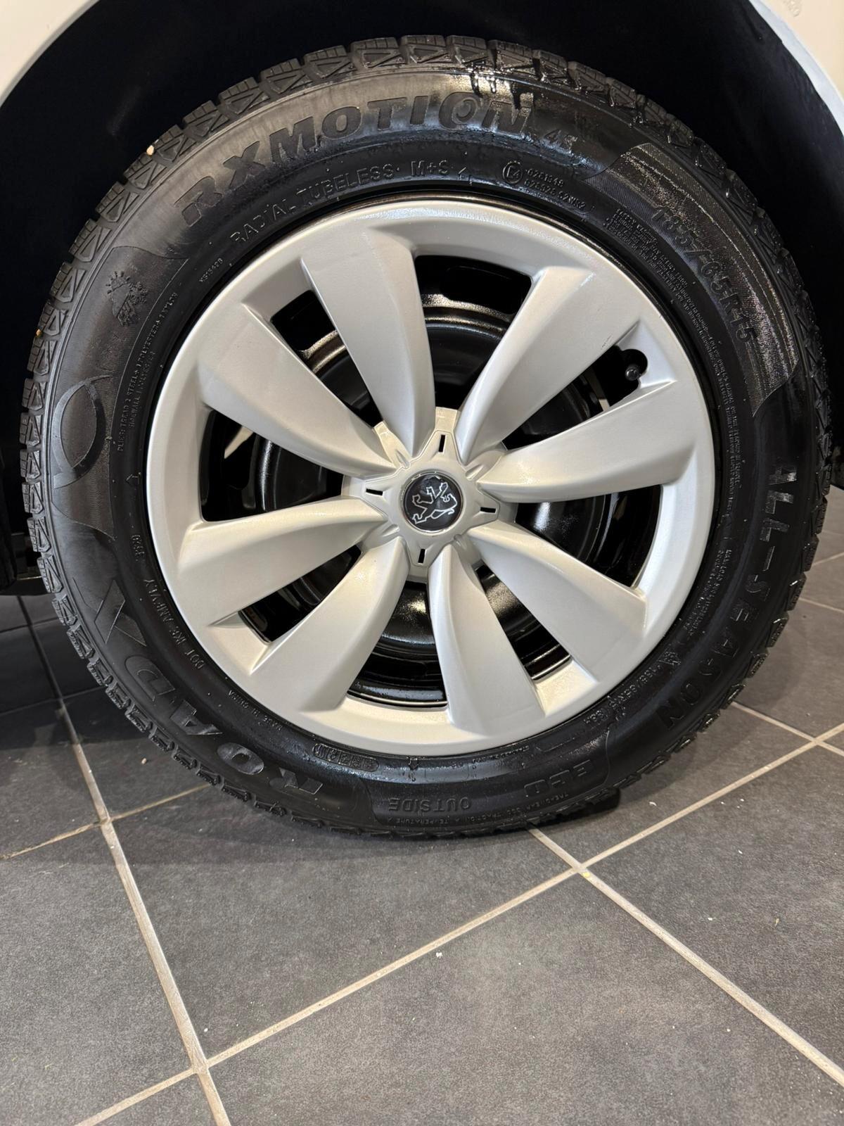 Peugeot 208 PERMUTO-NEOPATENTATI