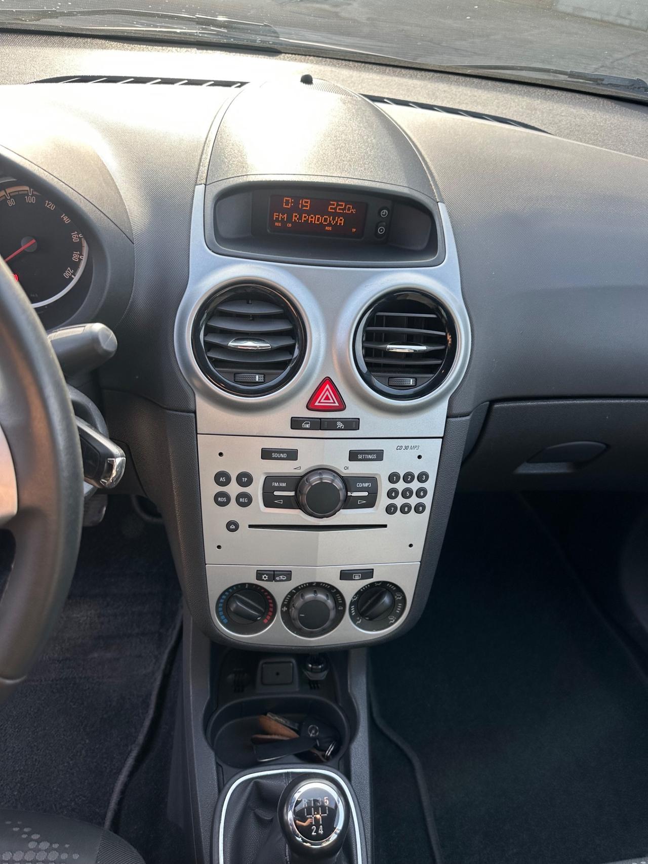 Opel Corsa 1.2 5 porte Cosmo 119.000km euro