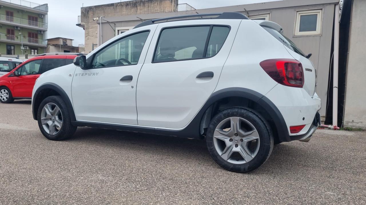 Dacia Sandero Stepway 1.0 TCe 100CV ECO-G 15th Anniversary