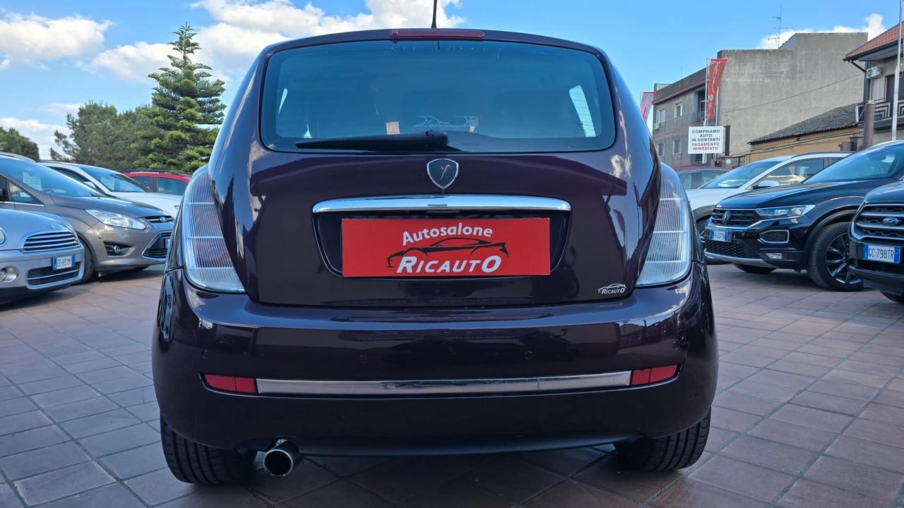 Lancia Ypsilon 1.2 Oro Bianco