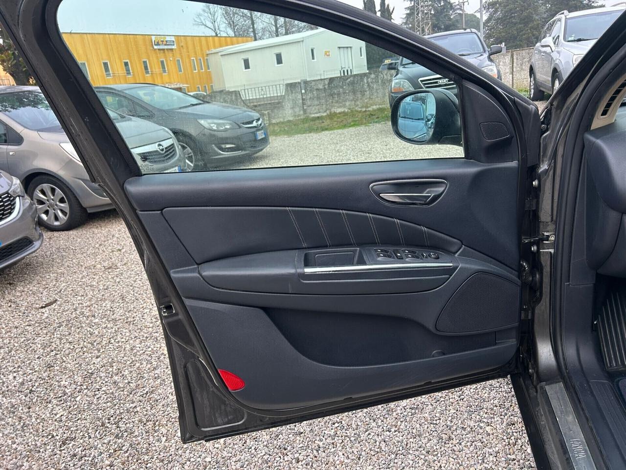 Lancia Delta 2.0 MJT DPF Platino 165CV