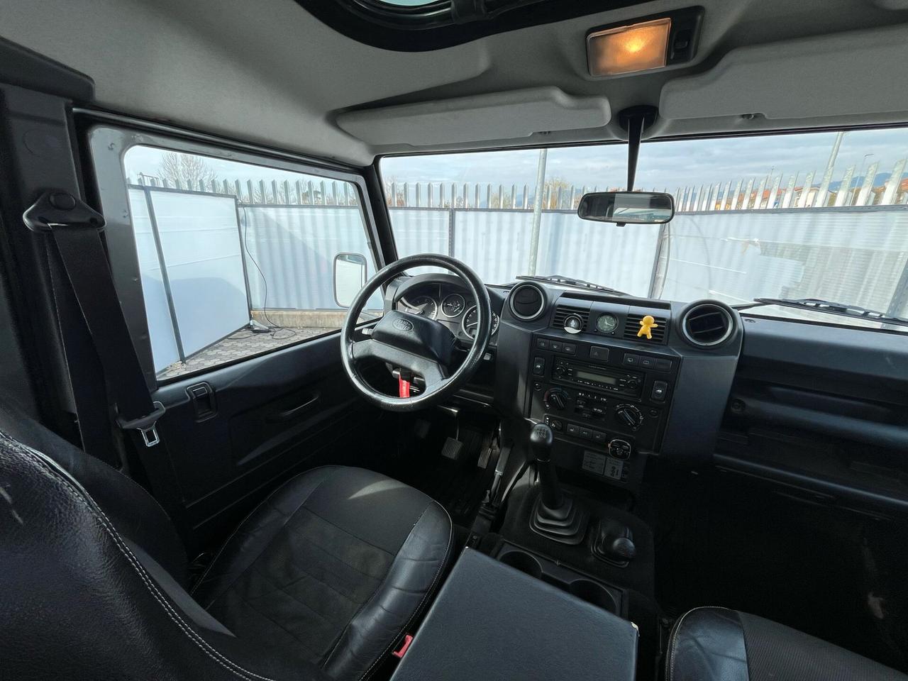 Land Rover Defender 110 2.4 TD4 Station Wagon E