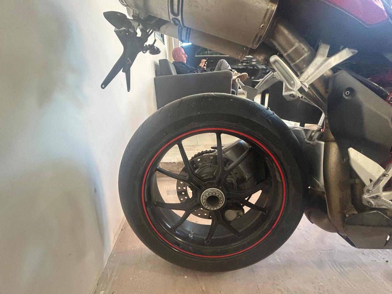 Ducati 1198 S