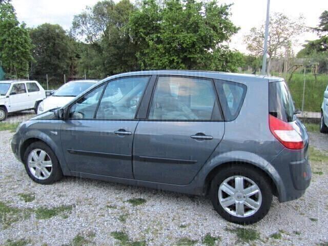 Renault Scenic 1.5 Dci tagliandi documentati tetto panoramico