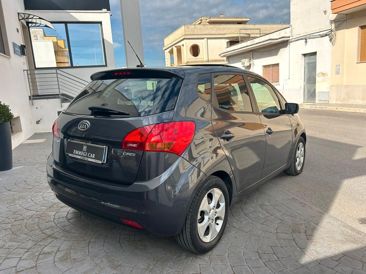 Kia Venga 1.4 CRDi 90Cv COOL TETTO Km111.000-2012