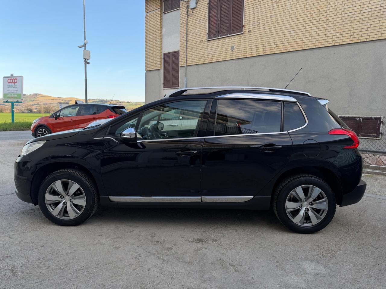 Peugeot 2008 1.6 e-HDi 92CV Allure - CAMBIO AUTOMATICO