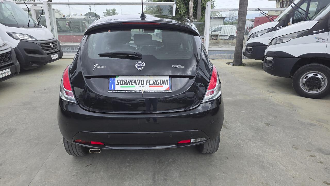 Lancia Ypsilon 1.0 FireFly 5 porte S&S Hybrid
