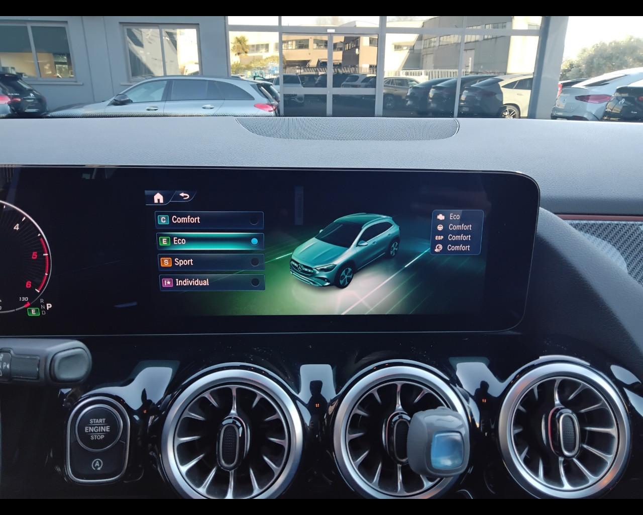 Mercedes-Benz GLA-H247 2023 - GLA 200 d AMG Line Advanced Plus auto