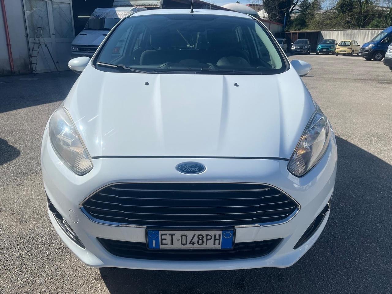 Ford fiesta 1.5 tdci-5 P-full/opt-2013