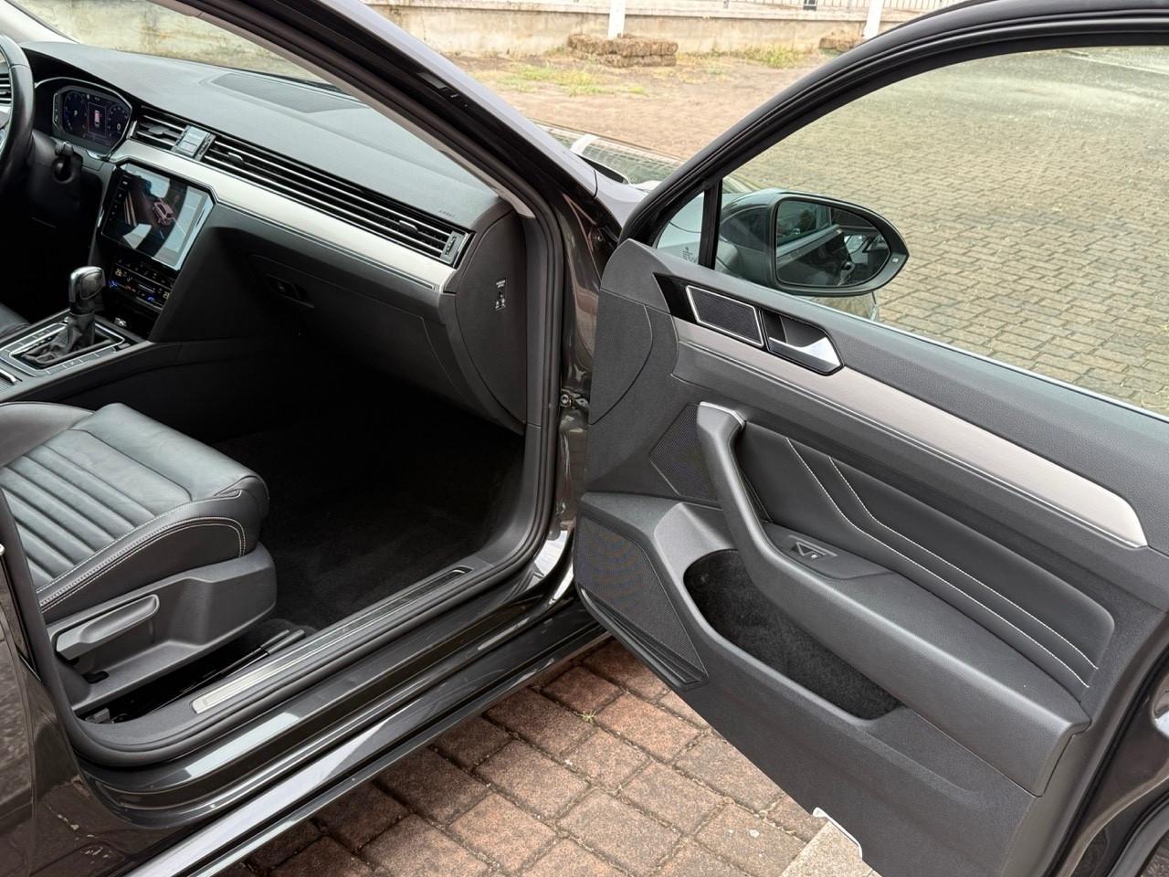 VW Passat 2.0 TDI SCR DSG Executive/PELLE/UNIPRO