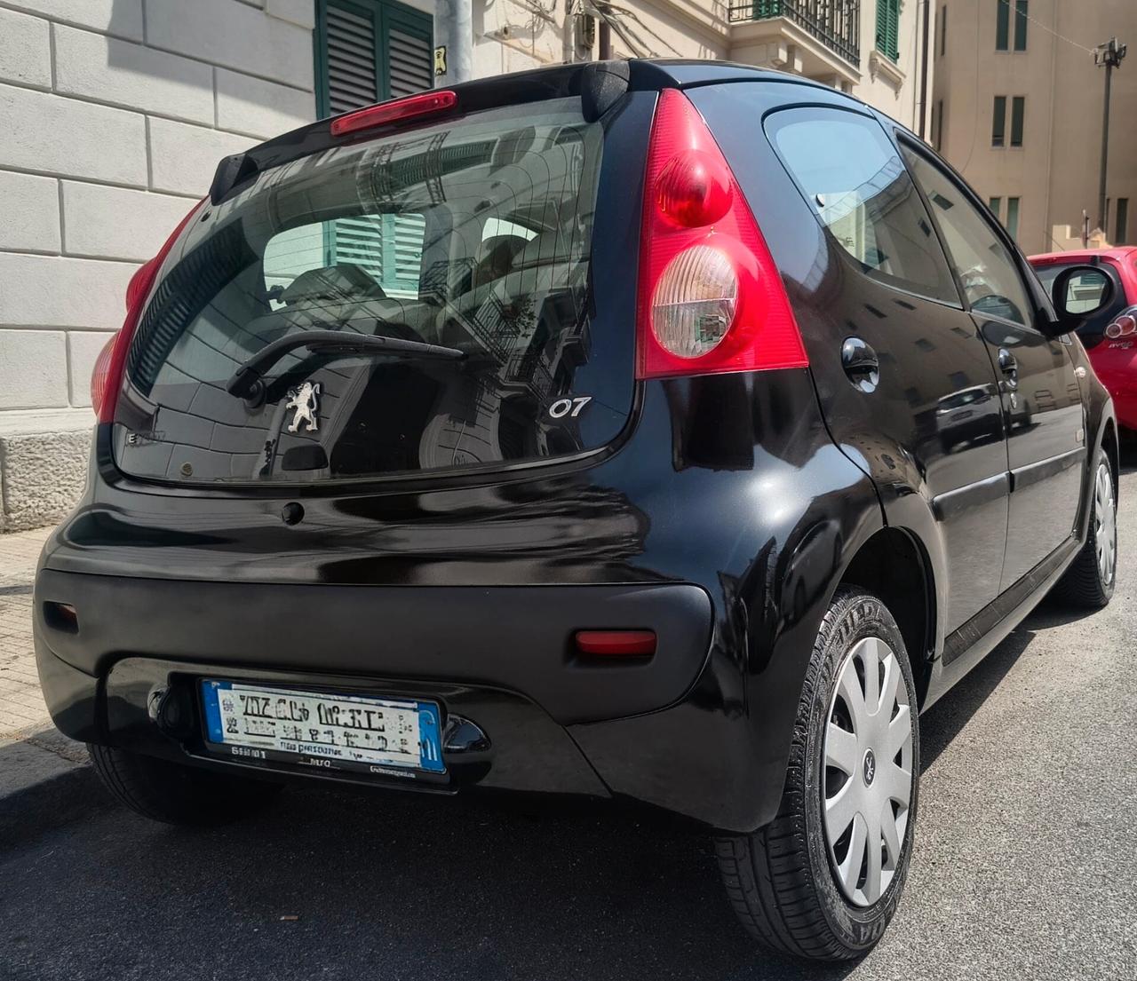 Peugeot 107 1.0 68CV 3p. Plaisir