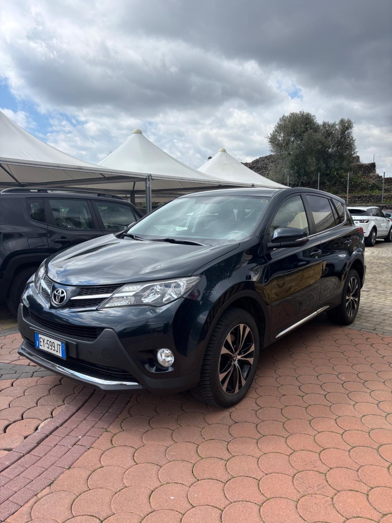 Toyota RAV 4 RAV4 2.0 D-4D 2WD Active 2015
