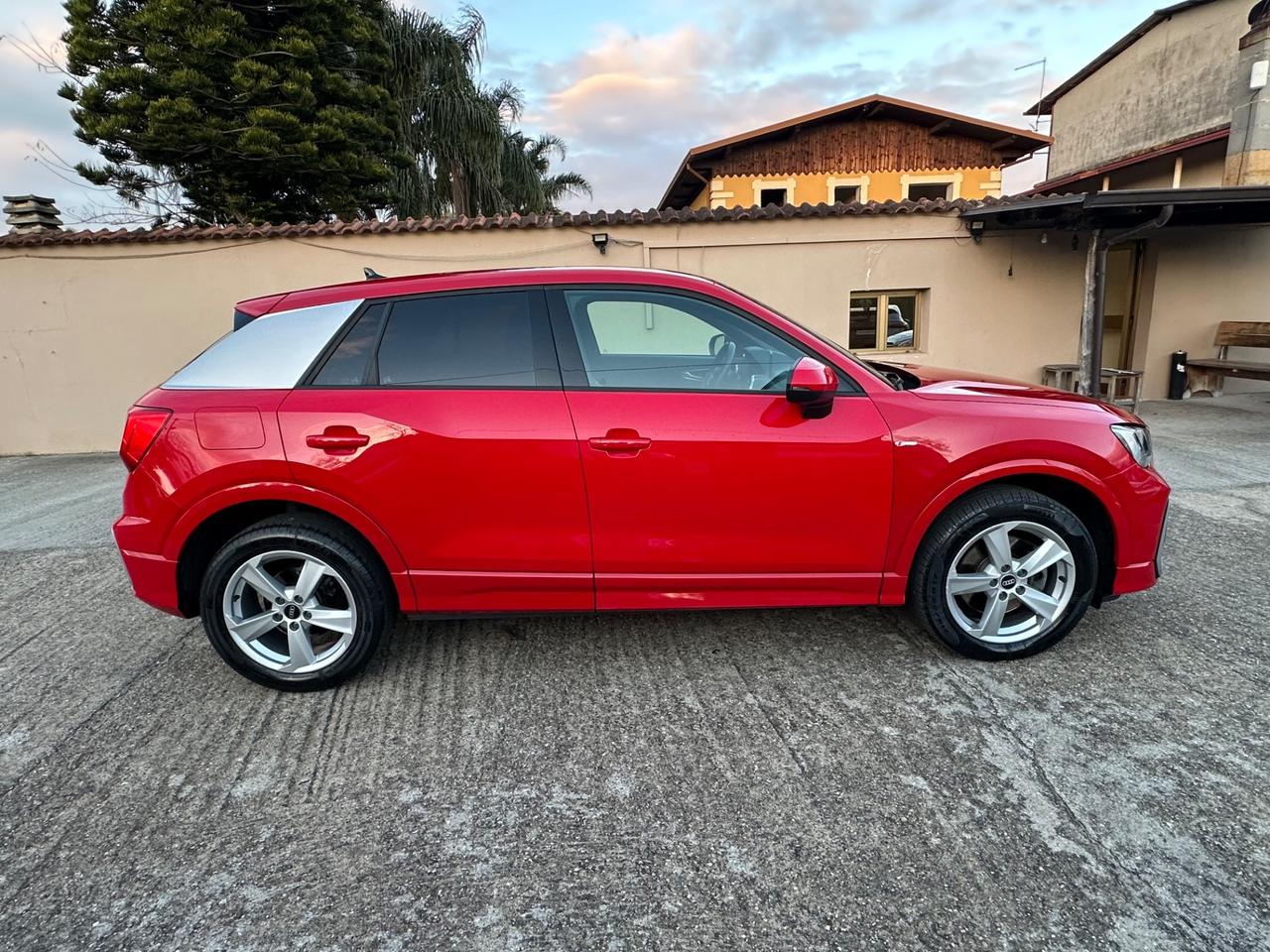 Audi Q2 35 TDI S tronic line Edition