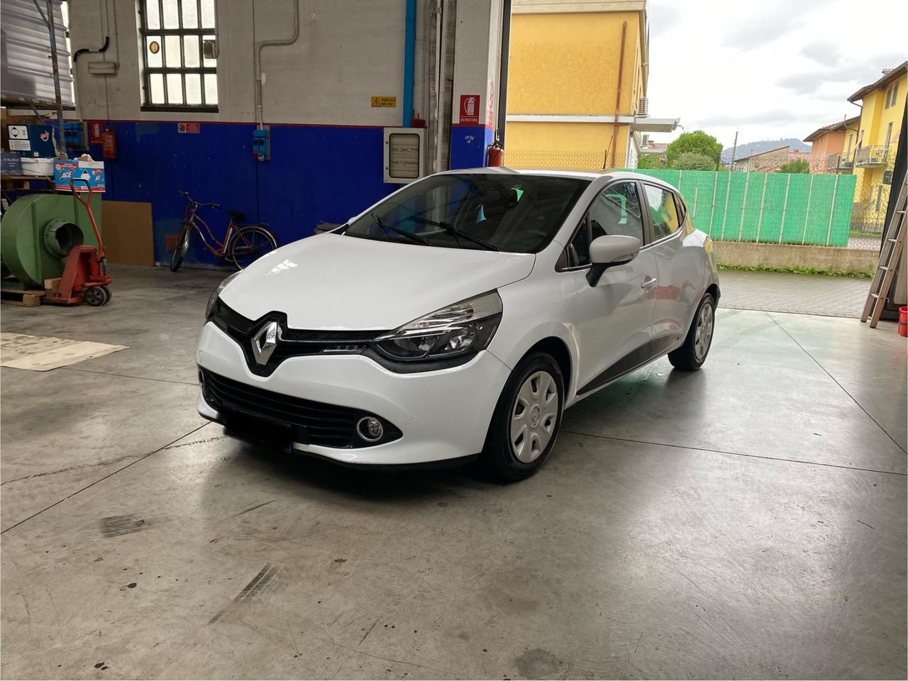 Renault Clio 1.2 75CV GPL 5 porte neopatentati