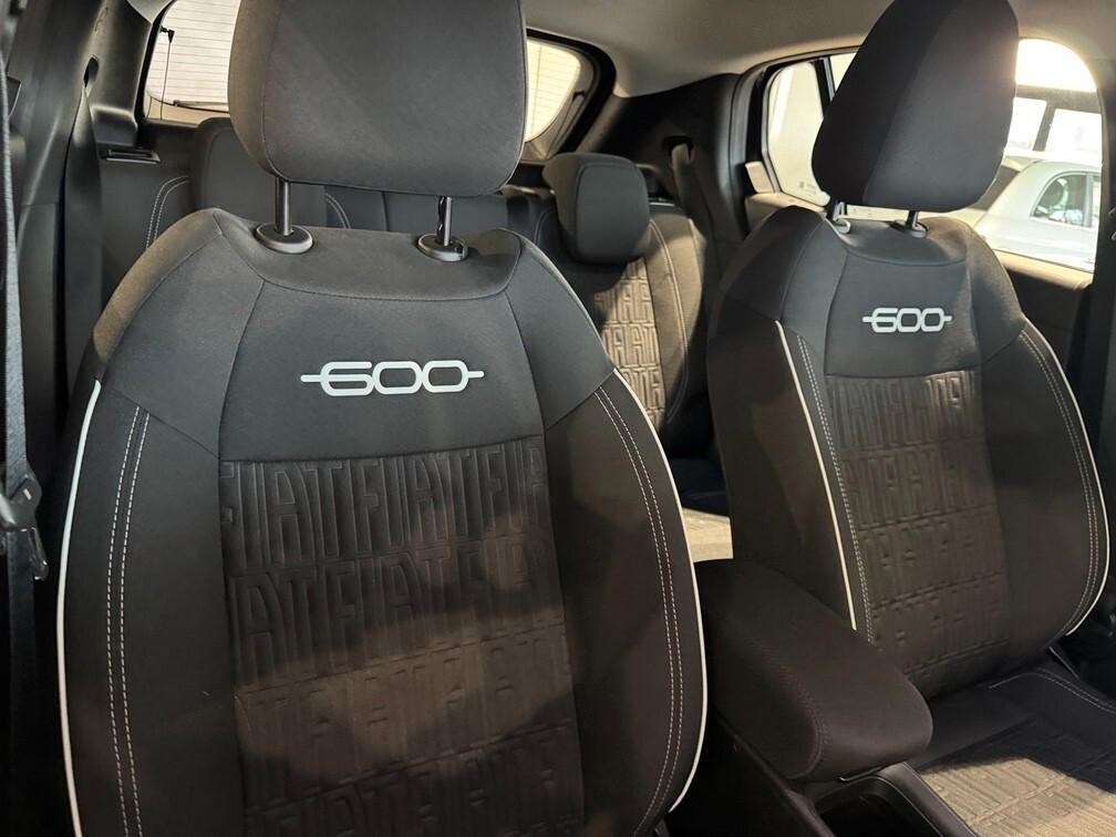Fiat 600 1.2 hybrid 145cv auto Led Navi App conn 17"
