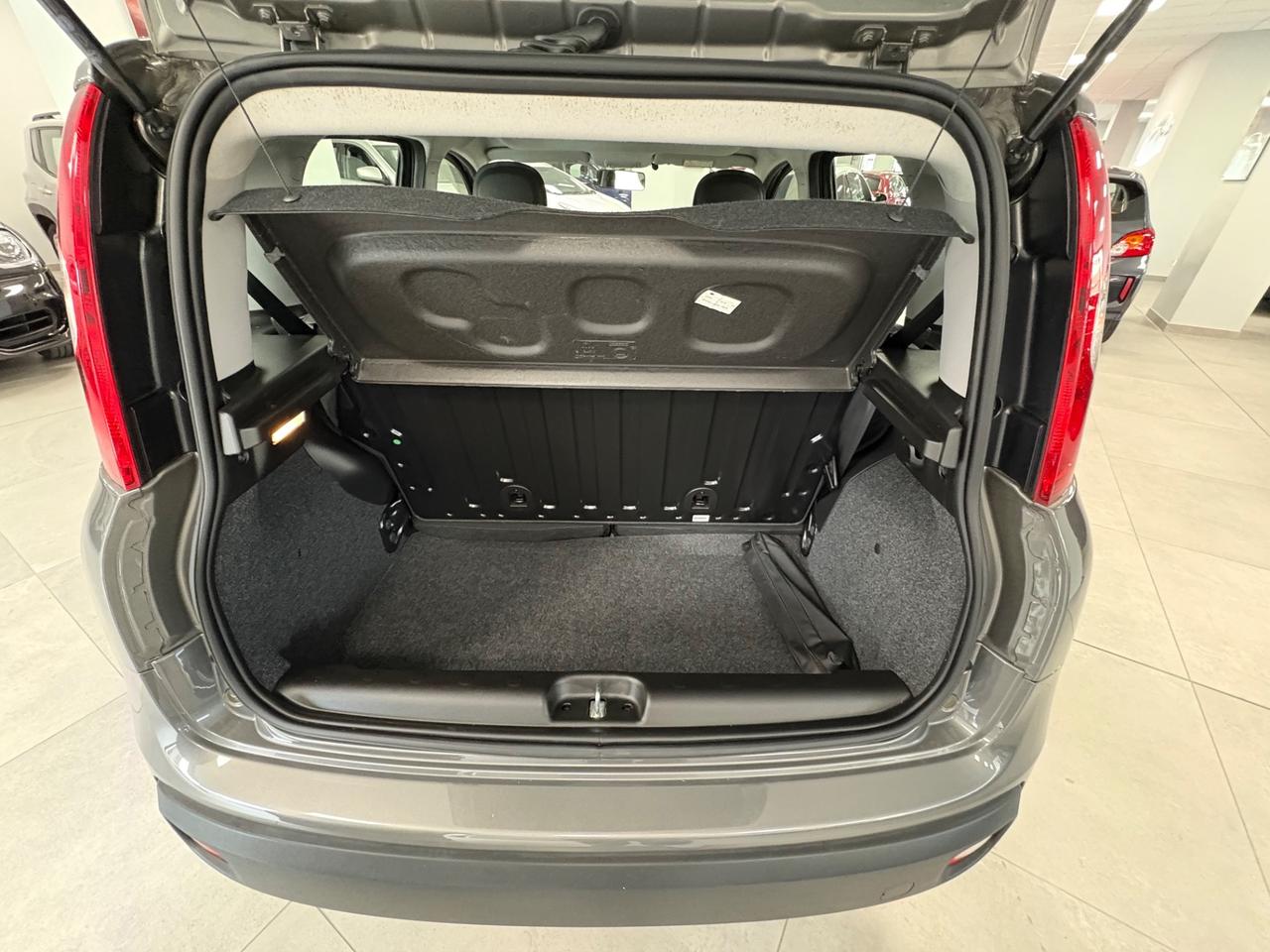 Fiat Panda 1.0 Hybrid 69cv 2021 km 4000 neopatentati
