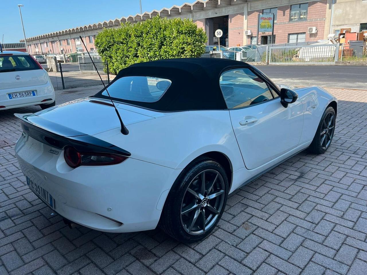 Mazda MX-5 2.0L Skyactiv-G Sport