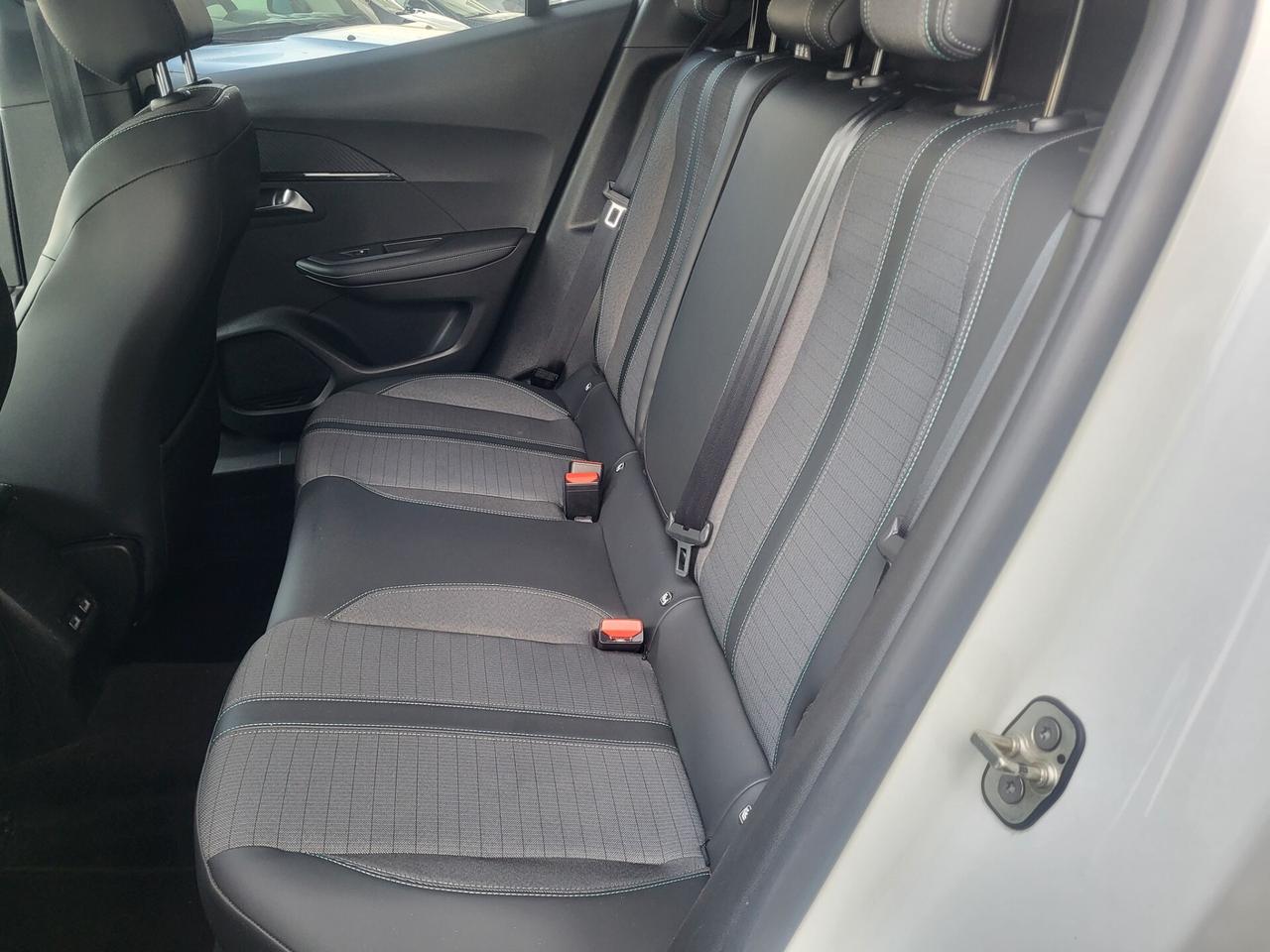 Peugeot 2008 BlueHDi 110 S&S Allure 05/2021UNIP