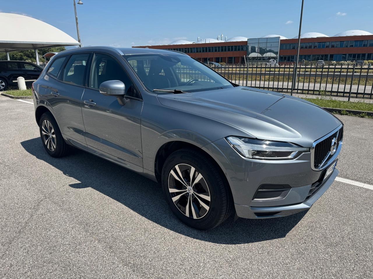 Volvo XC60 B4 AWD Diesel-Hybrid Momentum