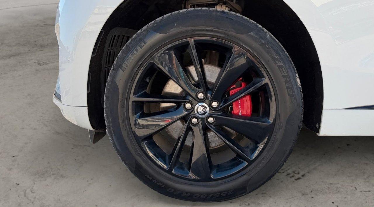 Jaguar F-Pace 2.0d i4 mhev R-Dynamic SE awd 204cv auto