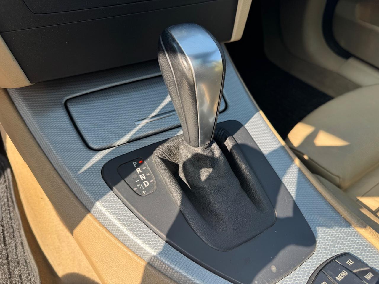 Bmw 320d Touring M-Sport auto tetto navi pelle