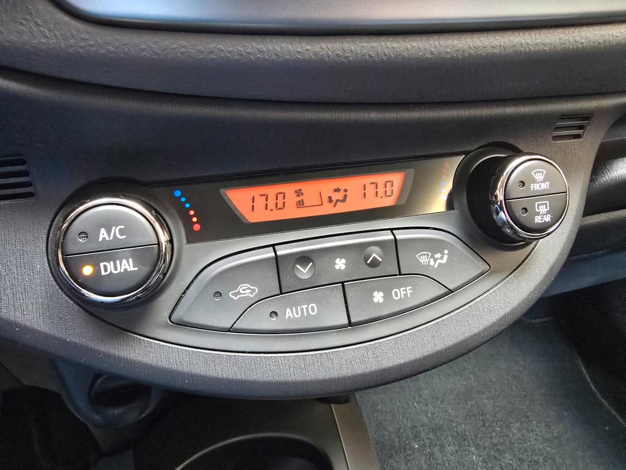 Toyota Yaris 1.0 70 cv Lounge